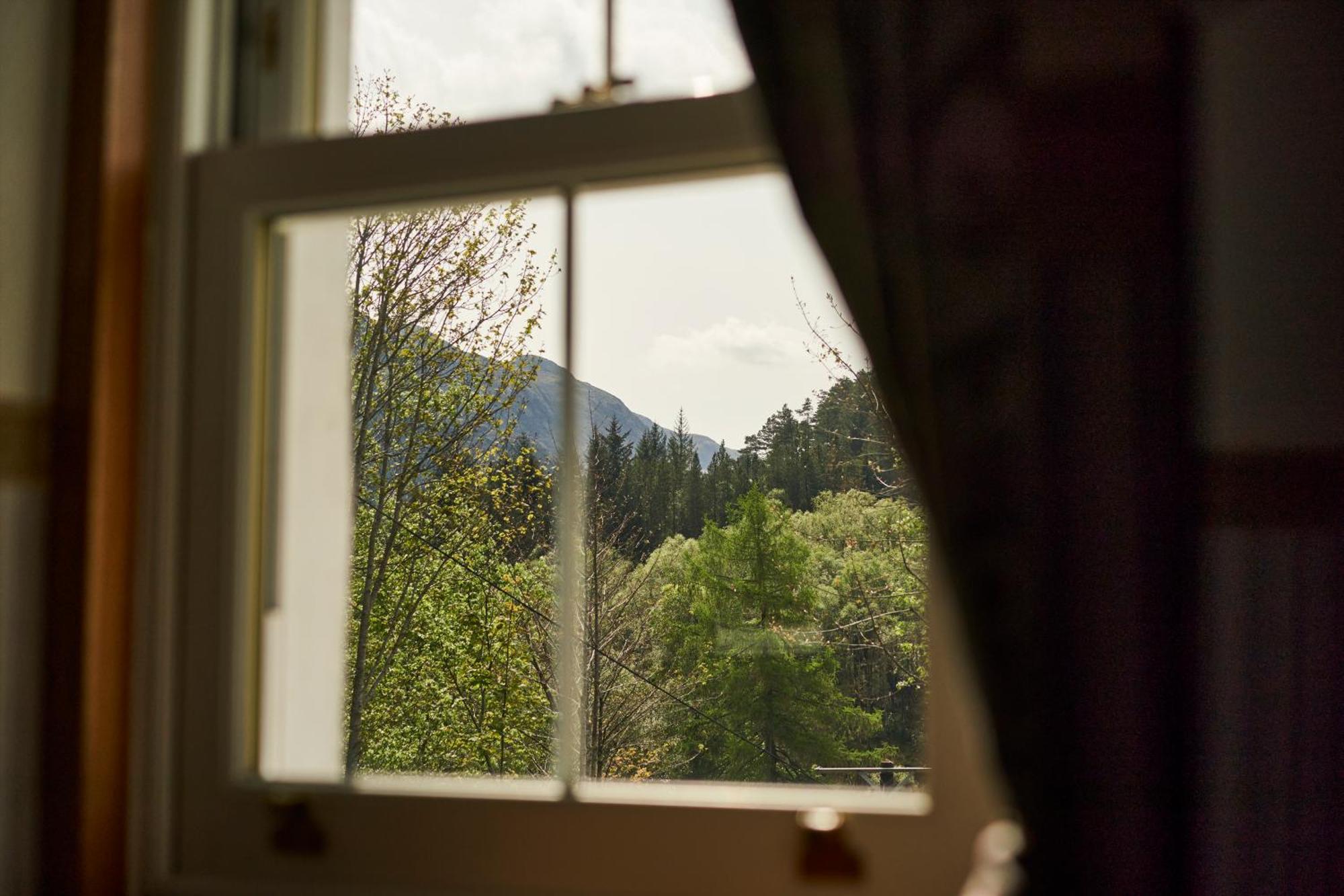 Stage House Bed & Breakfast Glenfinnan Exterior photo