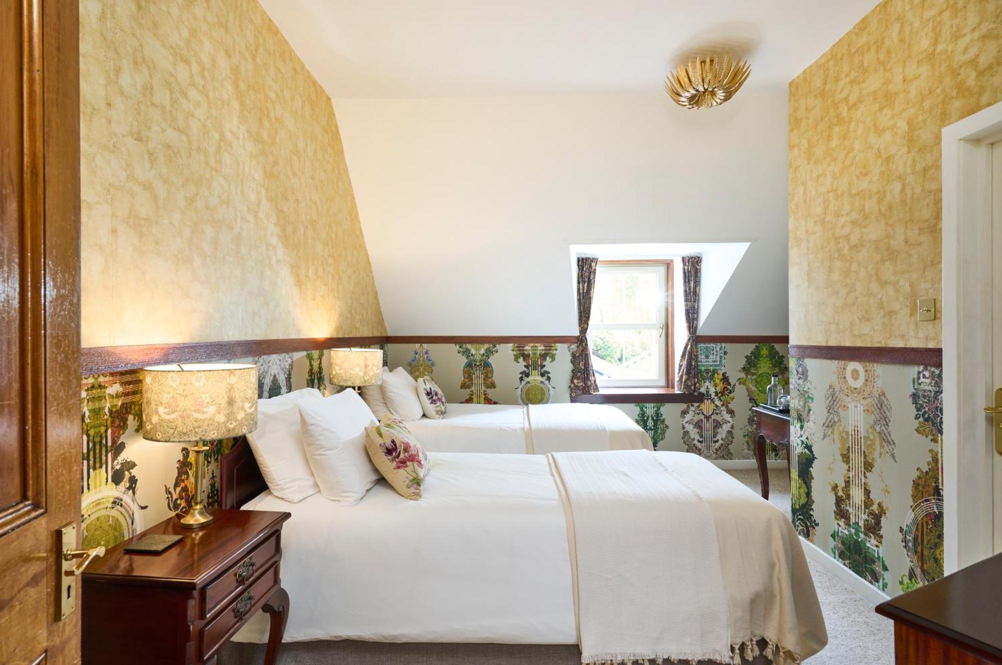 Stage House Bed & Breakfast Glenfinnan Exterior photo