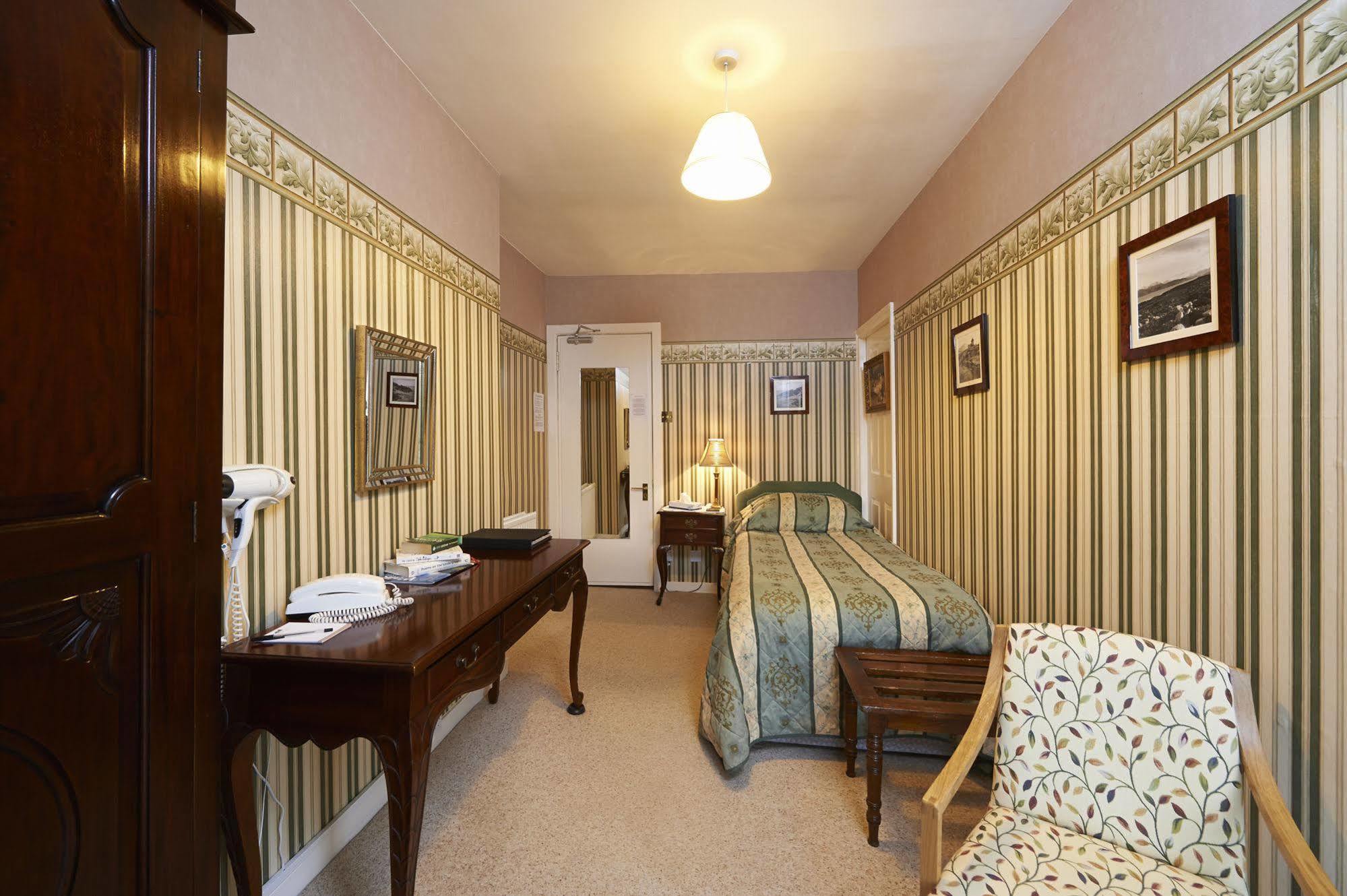 Stage House Bed & Breakfast Glenfinnan Exterior photo